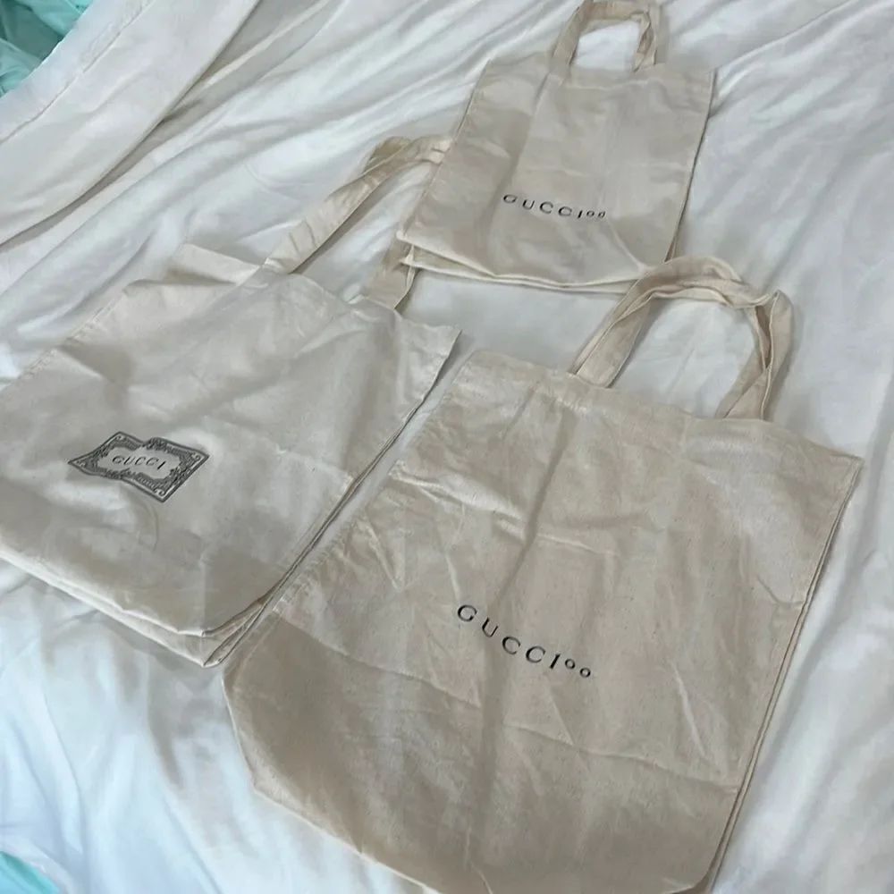 Gucci shoppers